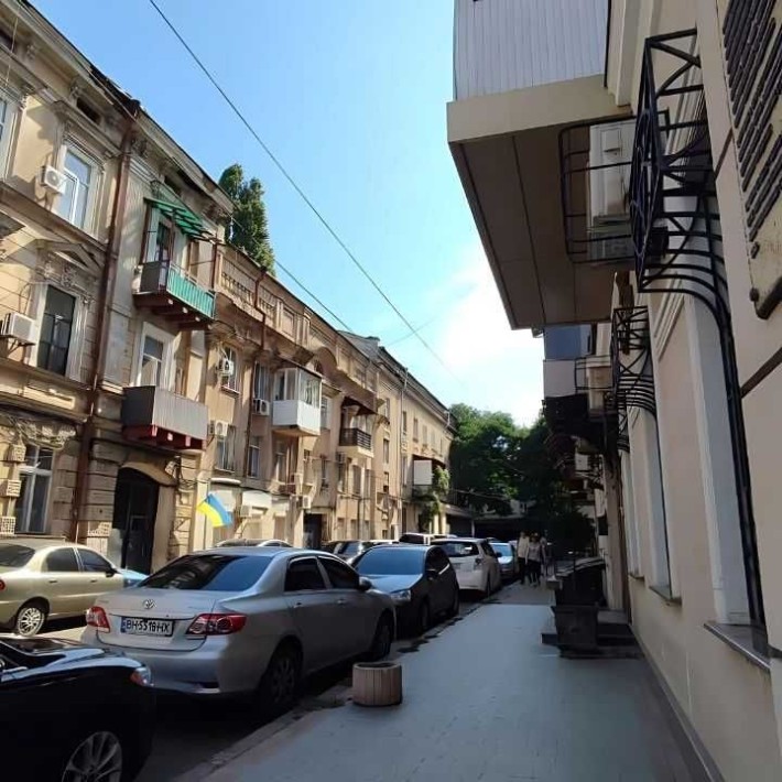 Продаються дві кімнати в історичному центрі міста - фото 1