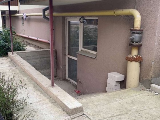 Продаж не житлове ( цоколь)приміщєння, вул Лінтура Боздош Минай