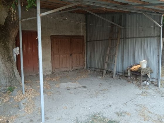 Ул . Независимости 8 . Навес для машины с помещением 12 КВ сдам Белгород-Днестровский