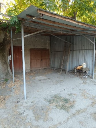 Ул . Независимости 8 . Навес для машины с помещением 12 КВ сдам - фото 1