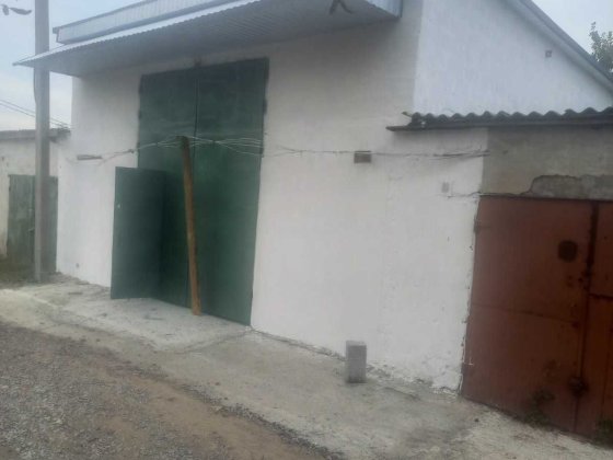 Оренда гаража під СТО Звягель