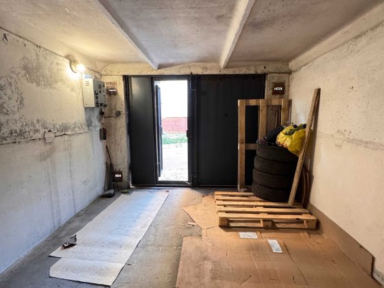 Здам гараж в центрі вул. Прибузька!