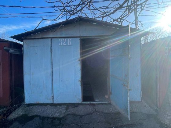 ПРОДАМ СРОЧНО здам гараж з ямою Рівне