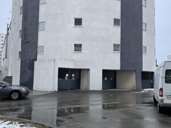 Здам гараж в центрі.Пров.Тобілевича 4 (Грушевського 110).4-й поверх