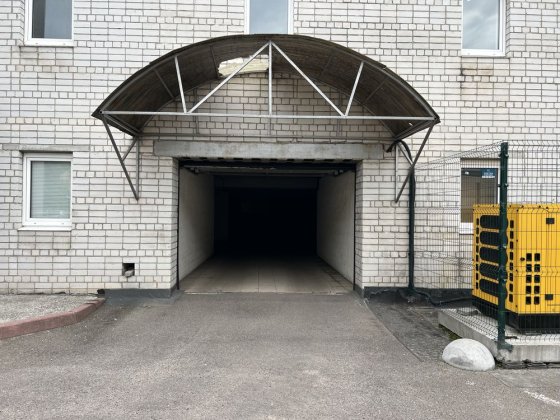 Здам гараж паркінг центр