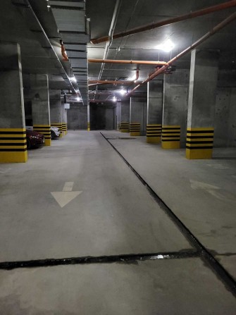 Оренда паркомісця по вул. Стрийська - фото 1