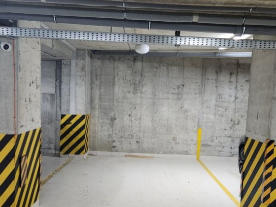 Оренда подобова Парковка автостоянка підземний критий паркінг авто Львов