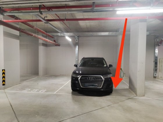 Паркомісце viking park зелена пимоненка паркінг вікінг парк Львов