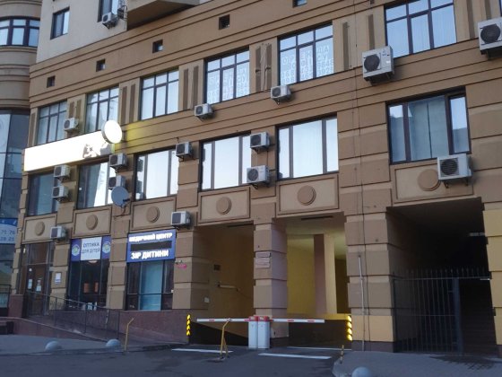 Оренда!Підземний паркінг Дмитрівська,Чорновола,Золотоустівська! Киев