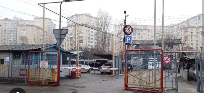 Аренда места на стоянке, проспект Небесной сотни - фото 1