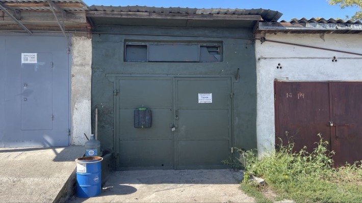 Продам гараж з інструментом під сто - фото 1