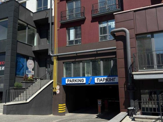 Підземний паркінг, паркомісце ЖР Кнгяинин 44,Галицька-Набережна продам Івано-Франківськ