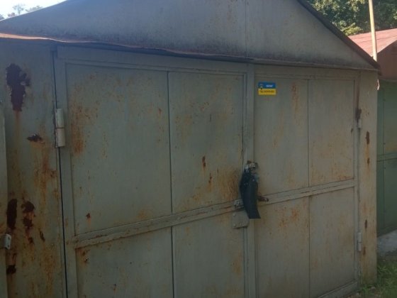 Гараж біля інституту зв,язку Полтава