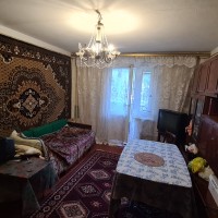 Пропонується проста і затишна кімната під оренду у 2-к квартирі. Бровары