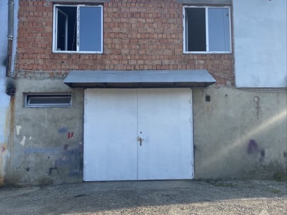 Продам двоповерховий гараж Чернівці