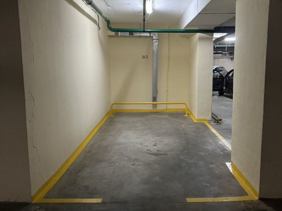 Продам паркомісце Срібнокільська,1 Киев