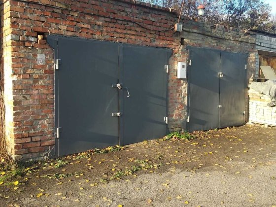 Продаж двох капітальних гаражів Черкассы