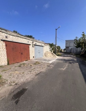 ПРОДАМ капітальний ГАРАЖ з виходом  до Дніпра 700 річчя 9500$ - фото 1