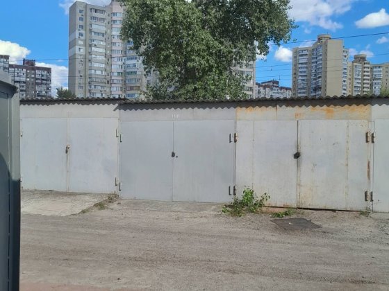 Продам гараж 5.40х 2.85 яма троещина Бальзака 5 власник хозяїн Київ
