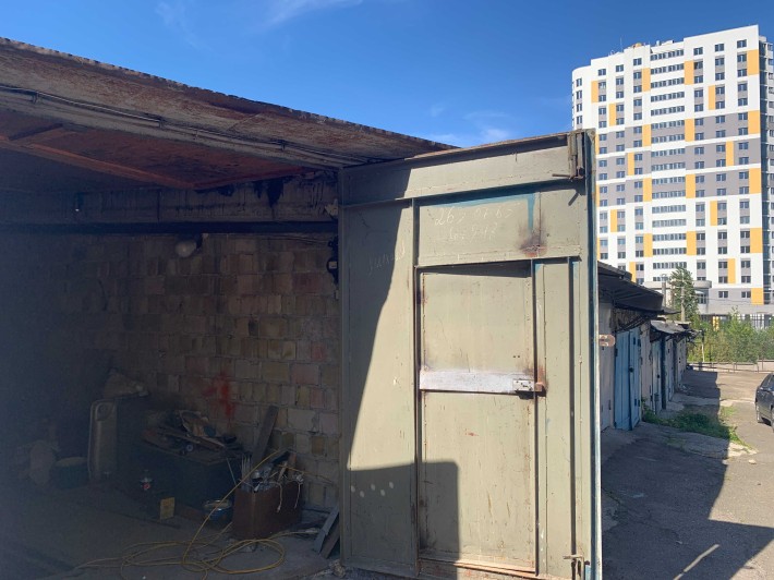 Продається капітальний гараж у ГК "Салют" Амурська площа! - фото 1