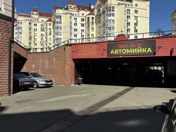 Продам Гараж Паркинг вул. Володимира Івасюка,24а Київ