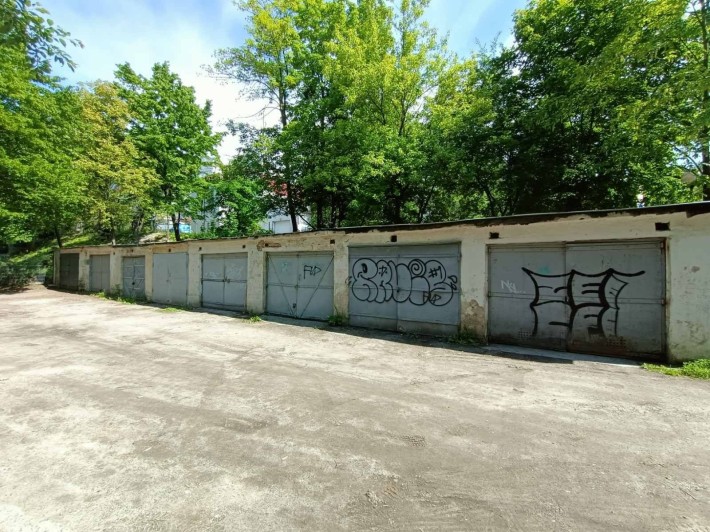 Продаж гаража неподалік центру в престижному районі - фото 1