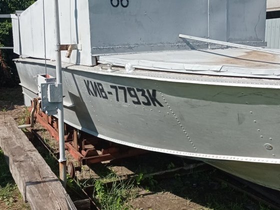 Гараж для човна. Човновий причал Буревісник. Дніпро