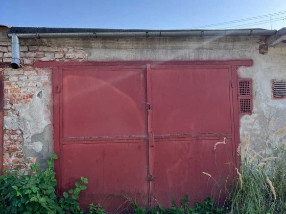 Продаж гаражу з цегли в кооперативі на Кривчицях Львів