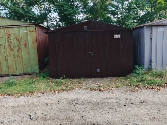 Гараж возле ашана Запоріжжя