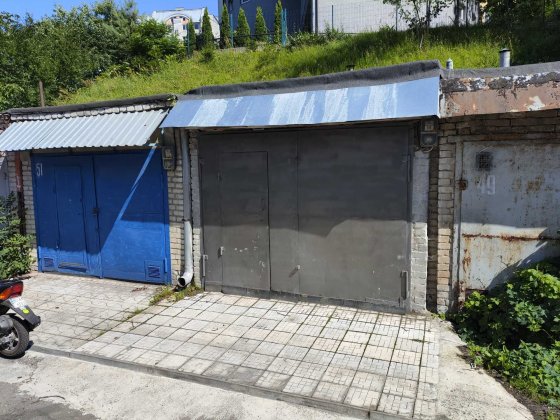 Гараж на Природній Львів