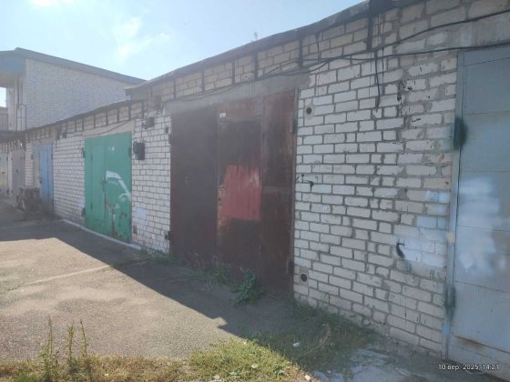 Гараж Троєщина Супутник 2 Крайня 15 Є підвал S=48квм 4.40м х 6.00м Київ