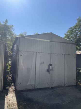 Продам / сдам гараж. На охраняемой стоянке. - фото 1