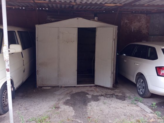 Гараж на территории стоянки Київ