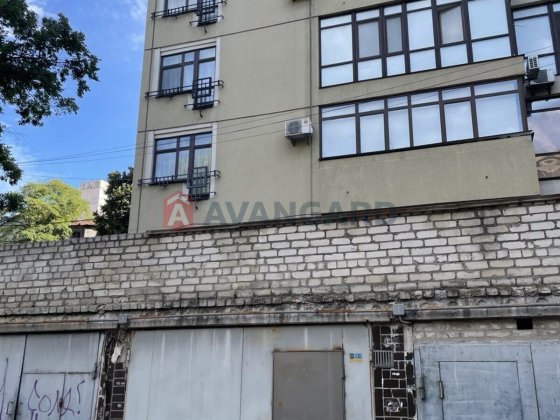 Продам великий гараж 20 м 2 в центрі Києва, Тургеневська Киев