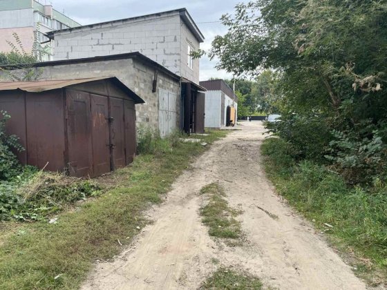 Продам залізний гараж з ділянкою Счастливое