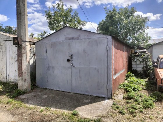 Продам або Сдам гараж біля метро біля 7 небо Авангард