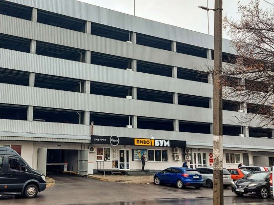 Продам паркомісце на леваді Копили