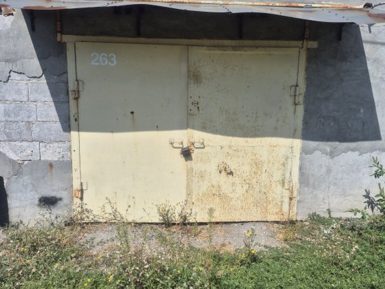 Продам гараж кооператив Авіатор  по вулиці Військбуд Тепличне