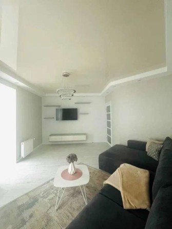 Продаж 3-к квартири вул. Радистів 34 - фото 1