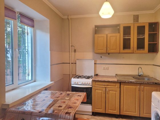 Продаж 2-кімнатної квартири в Шевченківському районі, Нивки, вул. Ружинська,24. Правий берег. Київ