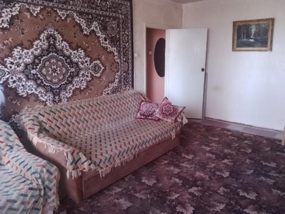 Продам 2-кімнатну квартиру (район магазину “Елма”)