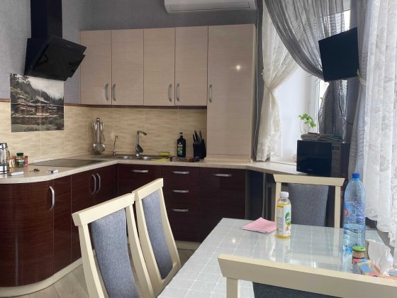 Сдам до лета евродвушку с евроремонтом в переулке Хантадзе Черноморск