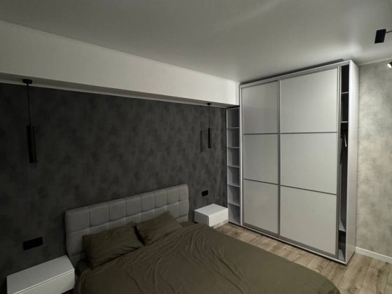 Оренда 2-кiмн.квартири 2-поверх . У самому Центрi места. Краматорск