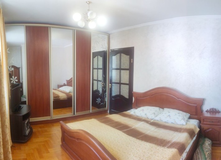 2х км квартира. Паркінг, Центр,автономне газове опалення - фото 1