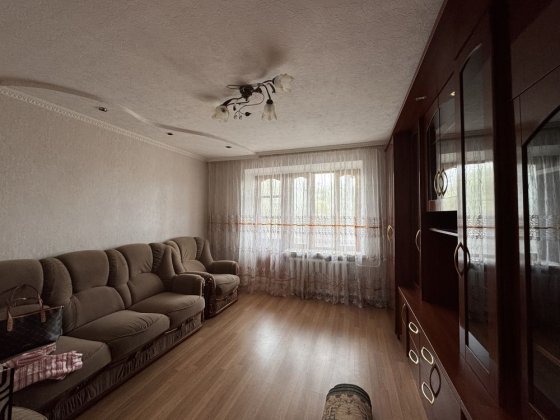 Здам затишну  4-кімнану квартиру Хмельницкий