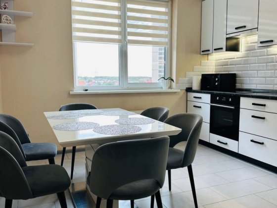 Оренда 46 Перлина 3-кімнатна квартира Лиманка