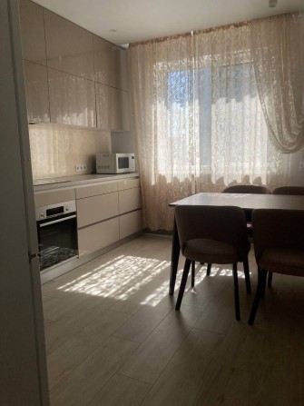 Довгострокова оренда квартири, Академіка Сахарова - фото 1