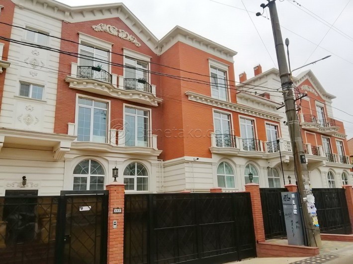 Продам квартиру, 3 комн., 1/3 эт., 87 кв.м., Фонтан, ул. Львовская - фото 1