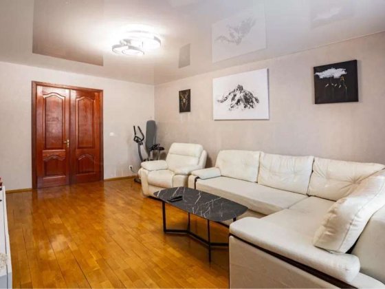 Продаж 3-к квартири вул. Драгоманова 44а Київ