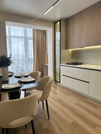 Видова 2-кк з Гардеробною та Кондиціонерами в Центрі, ПЕРША ЗДАЧА! - фото 1